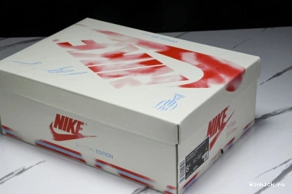 Room Home Trophy Low Jordan 1 OG Retro 1029